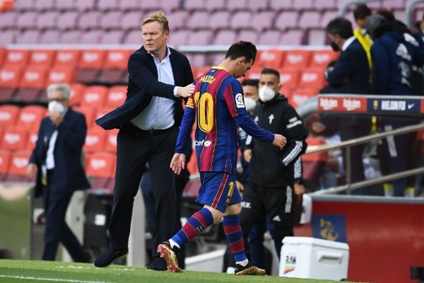 Messi se va sin saludar a Koeman. (Foto: Getty)