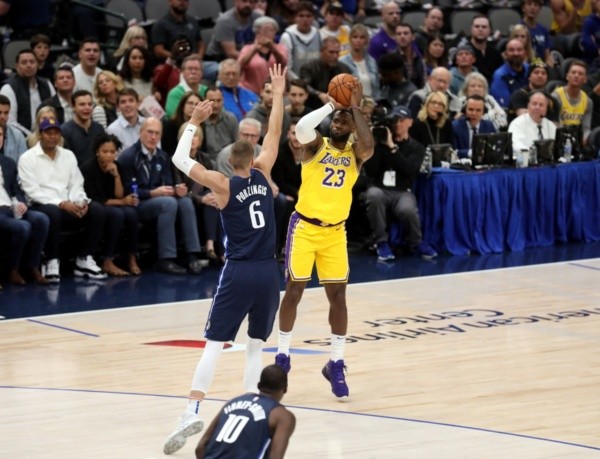 kristaps porzingis lebron james