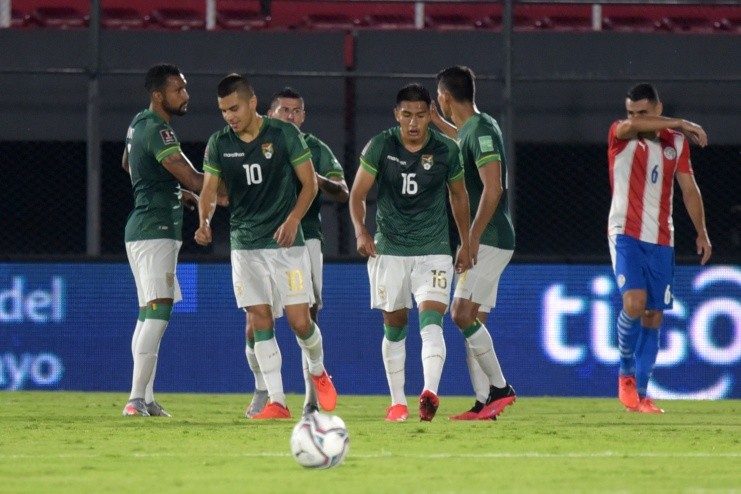 Boris Céspedes, con la número 10, celebrando un gol con la Selección de Bolivia (Foto: Getty Images).