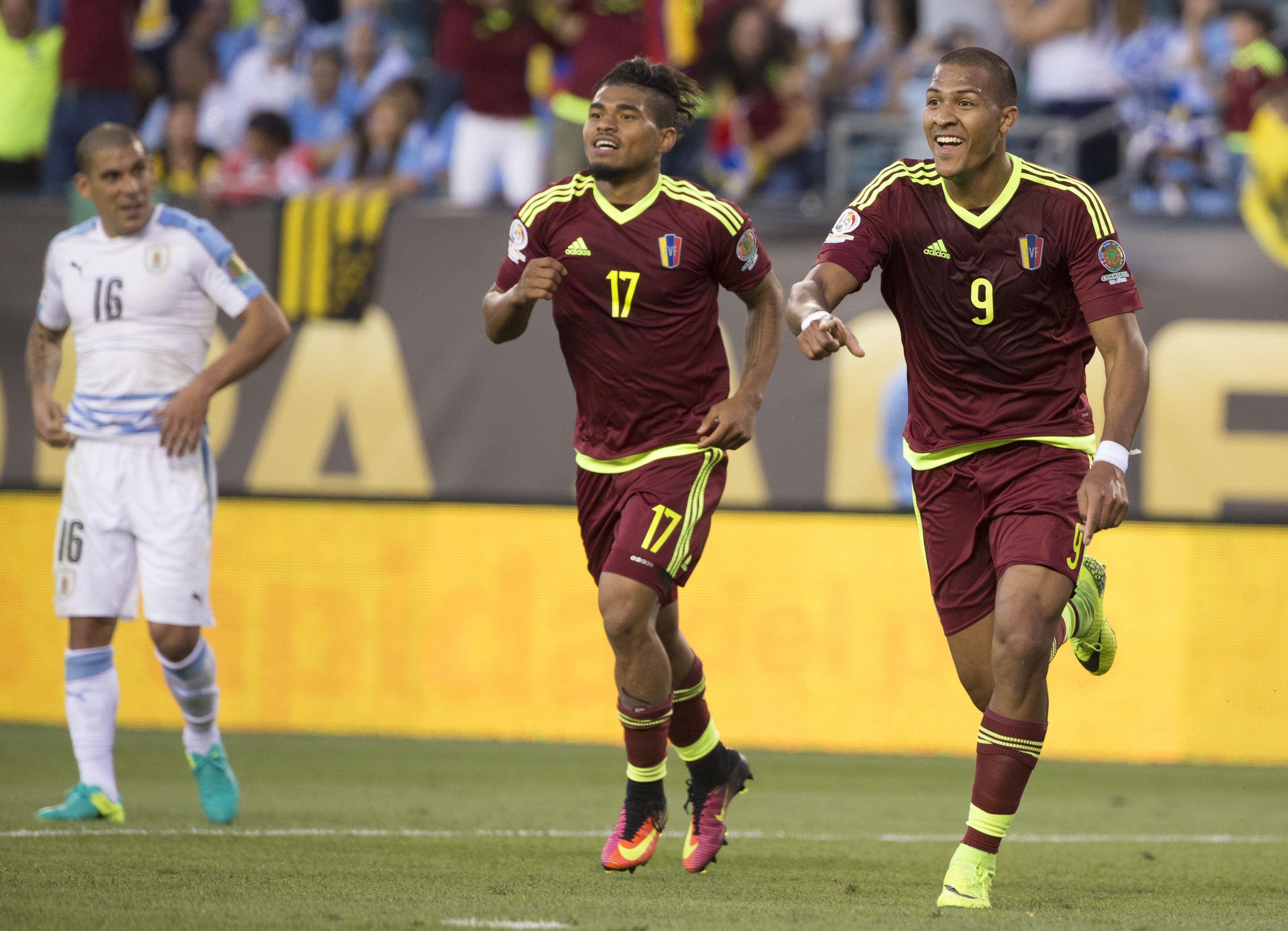 Josef Martínez junto a Salomón Rondón (Foto: Getty Images).