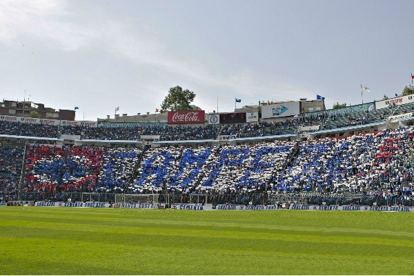 Uno de los mosaicos de La Sangre Azul en el Estadio Azul. (Imago7)