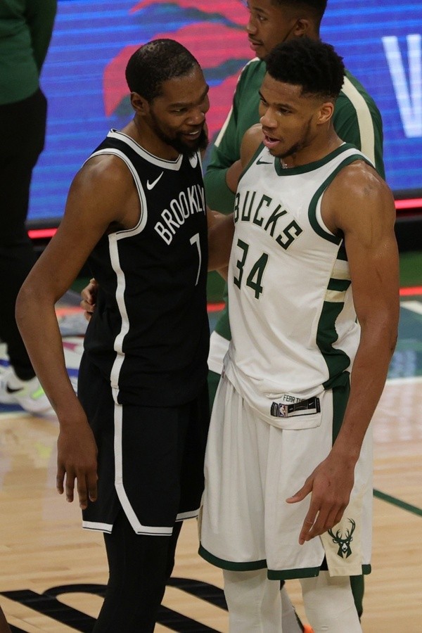 Kevin Durant y Giannis Antetokounmpo (Getty)