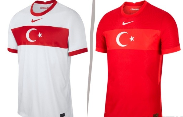 Camiseta local y visitante de Turquía.