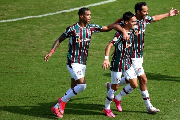 Jogadores do Fluminense festejam gol. (Foto: Getty Images)