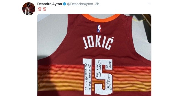 La publicación que hizo DeAndre Ayton en Twitter (@DeAndreAyton)