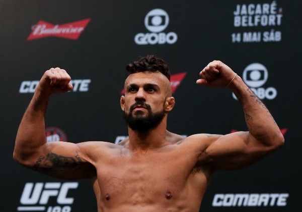 Óscar de la Hoya vs. Vitor Belfort