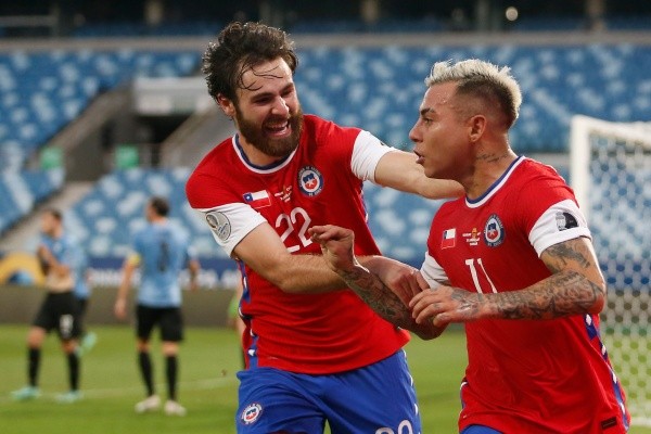 Brereton y Vargas: los responsables del golazo de Chile. Foto: Getty