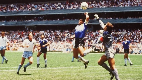 Momento exacto de la Mano de Dios. (Getty Images)