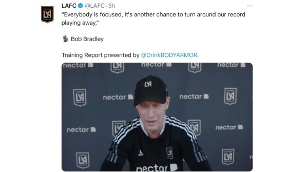 Bob Bradley durante una conferencia de prensa (@LAFC)