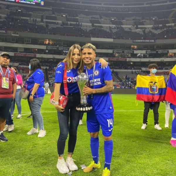 Misael Domínguez festejó el título de Cruz Azul. (@misaeldominguez14)