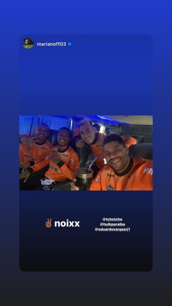 Eduardo Vargas y Hulk comparten grato momento