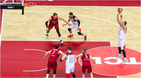 Tiro libre en FIBA (Foto: Getty)