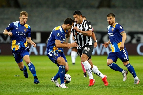 Caliimpidiendo el paso de Hulk. Foto: Getty