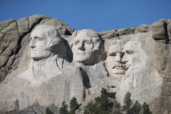 O Monte Rushmore retrata o rosto de quatro ex-presidentes americanos (Foto: Getty images)