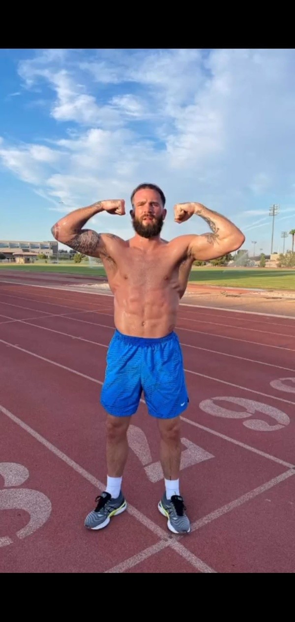 Canelo Álvarez vs. Caleb Plant