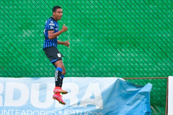 Jesús Hernández celebrando un gol con la Sub-20 de Gallos (Imago 7)