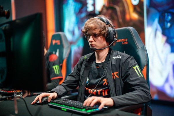 Upset se pierde el debut en Worlds 2021 con Fnatic