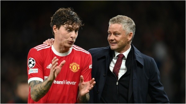 Victor Lindelof y Ole Gunnar Solskjaer, Manchester United