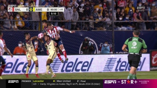 Montaño no cobró penal por mano de Cáceres (ESPN)