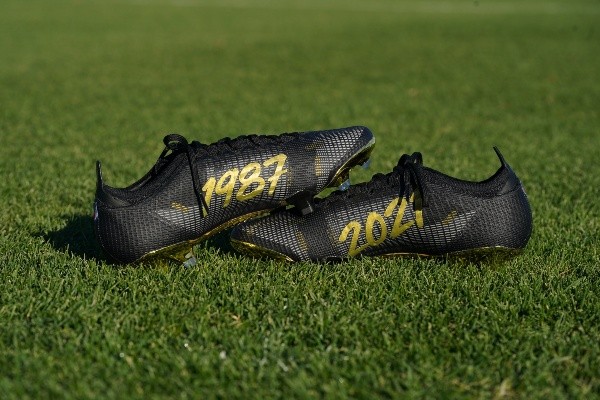 Botines especiales para Lloyd.