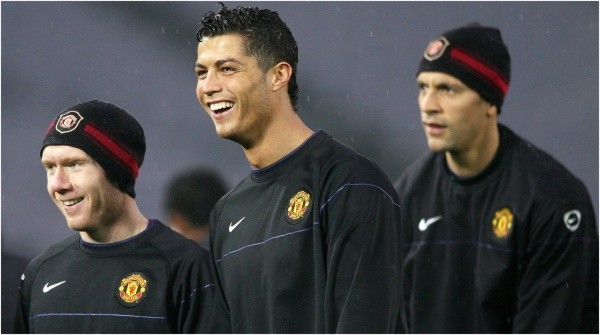 Scholes y Ferdinand, junto a Cristiano Ronaldo en Manchester United