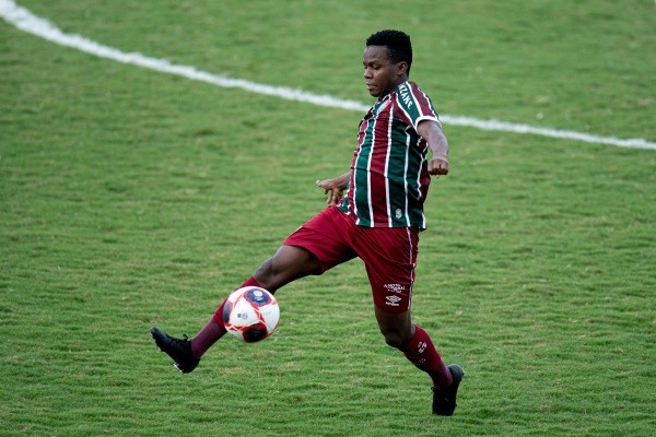 Cazares tem 37 partidas com a camisa do Fluminense 
    (Foto: Jorge Rodrigues/AGIF)