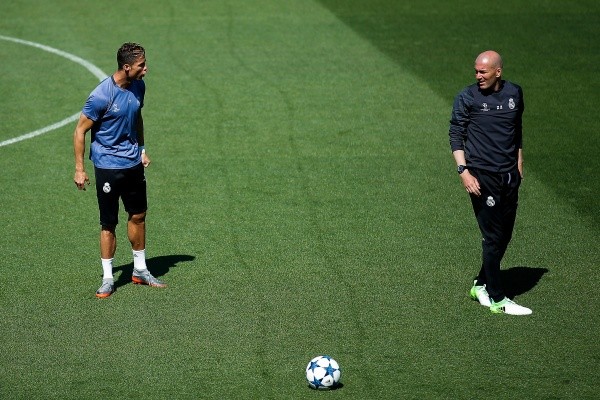 Ronaldo y Zidane en un entrenamiento en Real Madrid. (Getty)