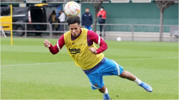 Diego Almeida, central que pretende PSG