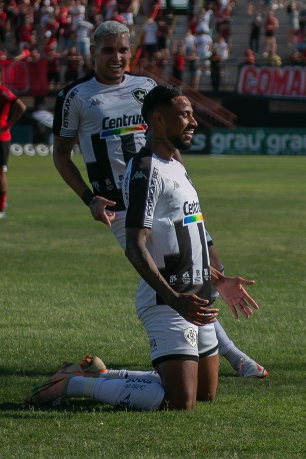 Botafogo vence Brasil de Pelotas e é campeão da Série B