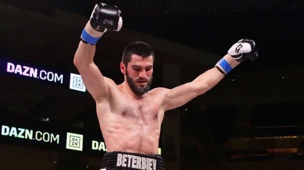 Arturo Bertebiev, el cuco de las 175 (DAZN)