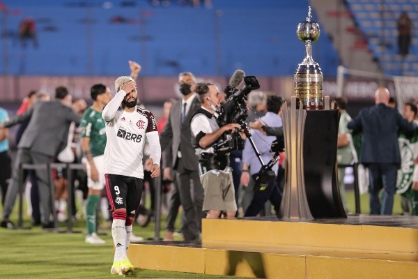 Foto: Ettore Chiereguini/AGIF: Gabigol lamentou a derrota da equipe na Libertadores