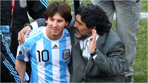 Messi y Maradona, en el Mundial de Sudáfrica 2010