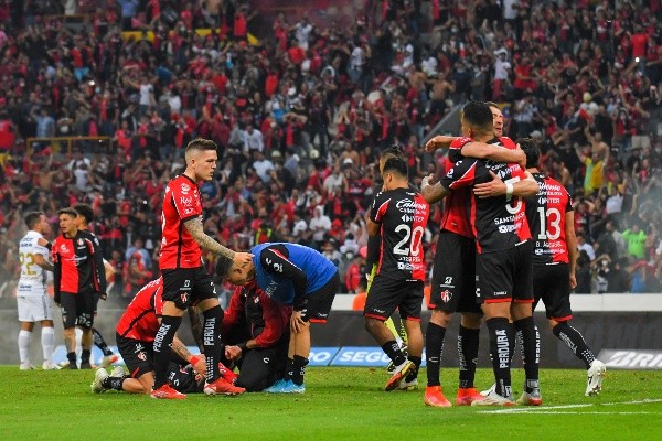 Los jugadores de Atlas celebran la clasificación a la Final (Imago 7)