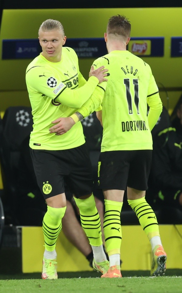 Marco Reus on Borussia Dortmund  Caras do futebol, Futebol, Caras