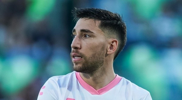 Torreón, Coahuila, 24 de octubre de 2021. Fernando Gorriarán (medio), durante el partido de la jornada 15 del torneo Grita Mexico Apertura 2021 de la Liga BBVA MX, entre Club Santos y Diablos Rojos de Toluca, celebrado en el estadio Corona. Foto: Imago7/ Erick Saavedra