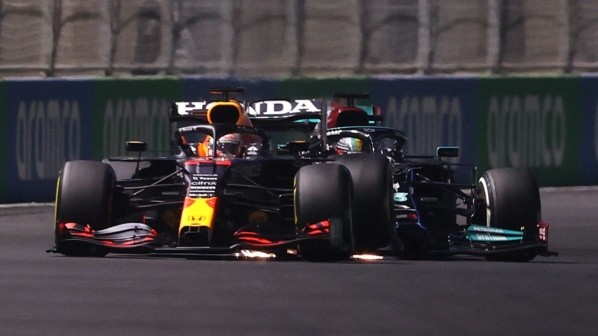 Pelea entre Verstappen y Hamilton