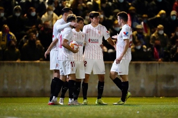 El abrazo a Rafa Mir por el gol a Andratx