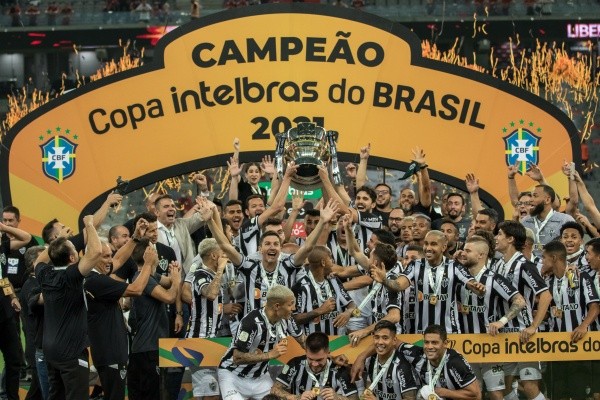 Foto: Robson Mafra/AGIF - Galo foi campeão da Copa do Brasil e do Brasileirão em 2021