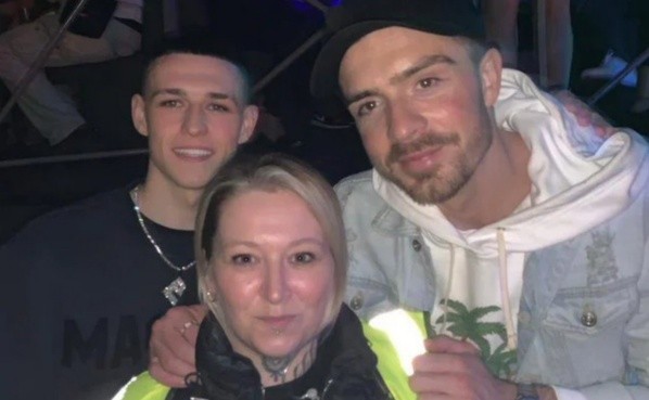 Foden y Grealish, de fiesta, y castigados por Manchester City