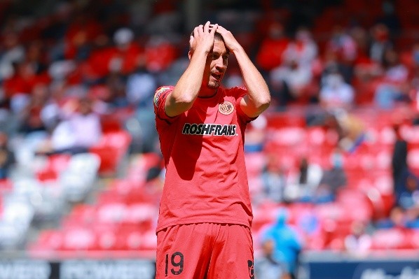 Ian González dejaría Toluca tras llegada de Sanvezzo (Imago 7)