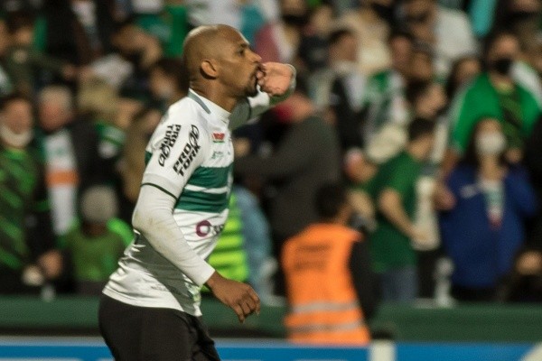 Foto: Robson Mafra/AGIF - Waguininho foi vice-artilheiro do Coritiba na Série B com nove gols, atrás somente de Léo Gamalho
