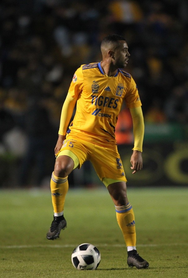 Rafael Carioca con la playera de Tigres UANL (Imago 7)