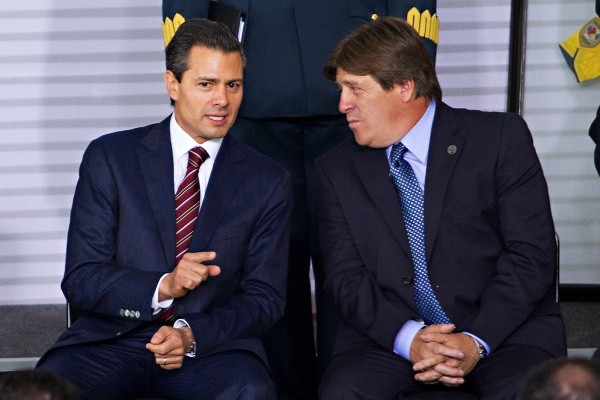 Enrique Peña Nieto y Miguel Herrera, en 2013 (Imago 7)