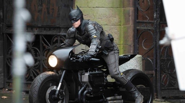 Robert Pattinson como Batman em novo filme - Foto: Warner