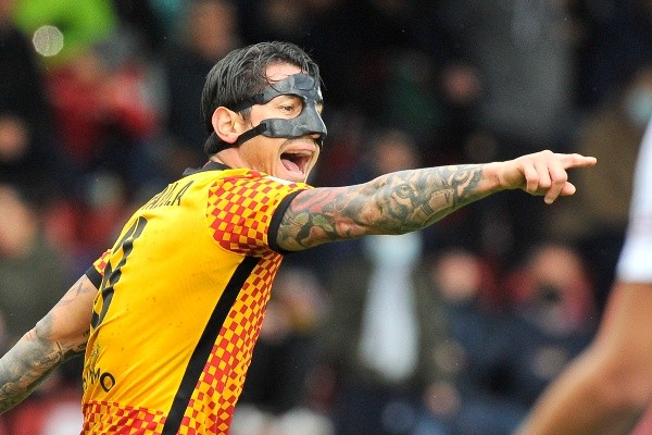 Gianluca Lapadula ordena al Benevento. Foto: Getty