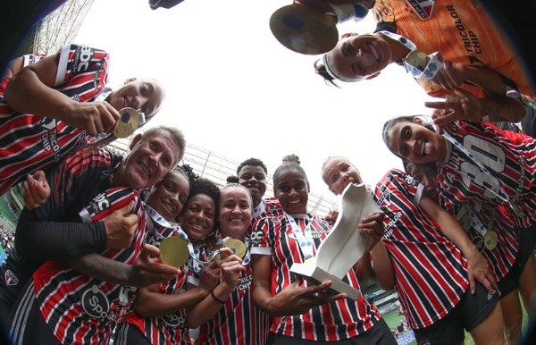 (Foto: Paulo Pinto / saopaulofc) São Paulo comemora dia do futebol feminino Tricolor