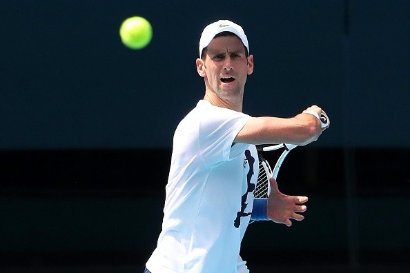 Novak Djokovic treinando em Melbourne nesta semana. Créditos: Getty Images