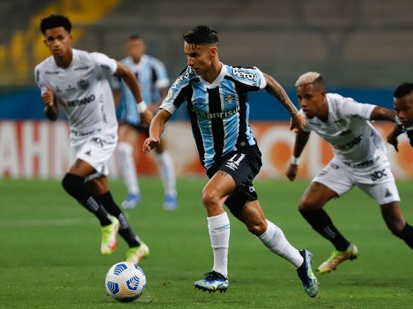 Foto: (Maxi Franzoi/AGIF) - Apesar do rebaixamento para a Série B, Ferreirinha foi um dos destaques do Grêmio em 2021