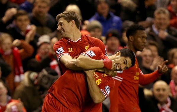 Gerrard y Suárez en Liverpool. (Getty)