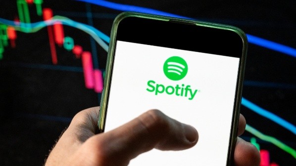 Spotify, la marca que podría ser el nuevo sponsor de Barcelona